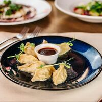 Пельмени с креветками в Saint Jacques