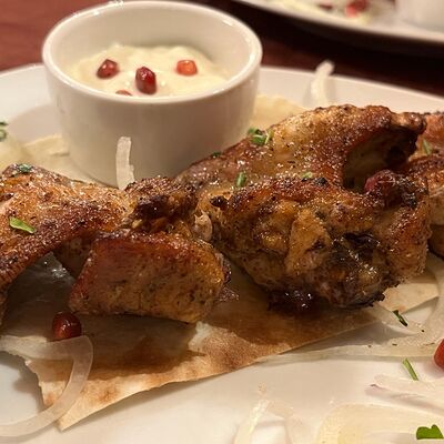 Куриные крылышки на мангале в Генацвале на Металлургов по цене 512 ₽