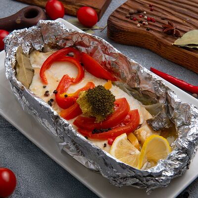 Палтус с овощами на пару в Звёздная ночь по цене 1560 ₽