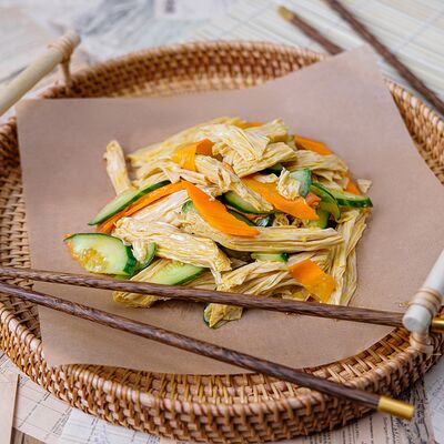 Салат со спаржей в Дуэт по цене 260 ₽