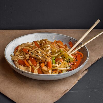 Вок с курицей в Суши Кото по цене 606 ₽