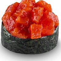 Острый гункан с тунцом в Белый рис
