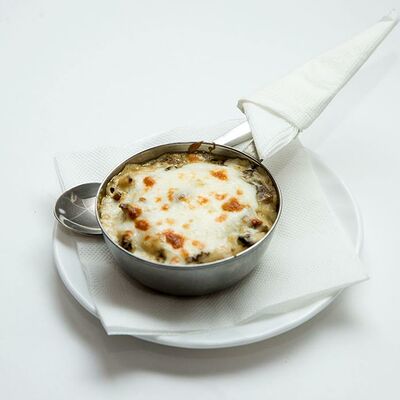 Жюльен грибной в Кафе на развилке по цене 392 ₽