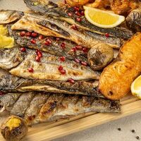 Ассорти из рыбы и молодой картофель в Версаль