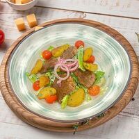 Салат тёплый с говядиной в Солянка