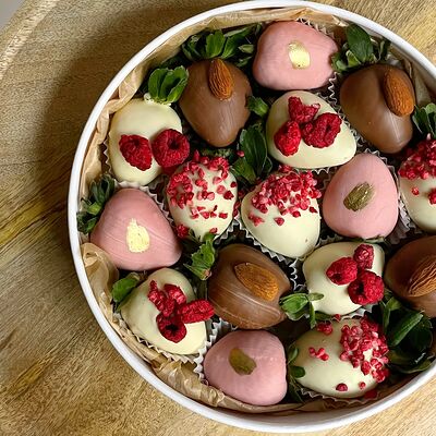 Клубника в шоколаде бокс Стамбул в Клубника по цене 4990 ₽