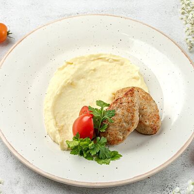 Котлетки куриные с картофельным пюре в Rodos по цене 490 ₽