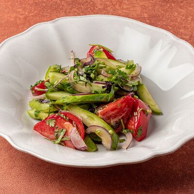 Салат по-грузински в Авлабар по цене 1070 ₽