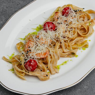 Паста с креветкамив Гурман по цене 480 ₽