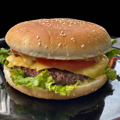 Чизбургер в Булка и Мясо по цене 640 ₽