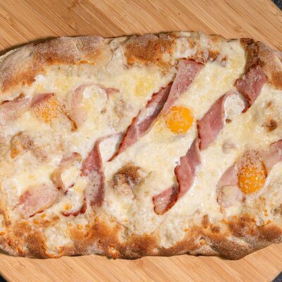 Пицца Карбонара в 4 СЫРА по цене 910 ₽