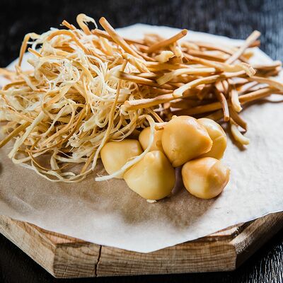 Ассорти копченых сыров в Reader's pub по цене 340 ₽