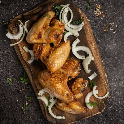 Шашлык из куриных крыльев в Бакинский дворик по цене 500 ₽