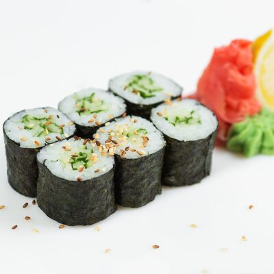 Ролл с огурцом в Нами по цене 290 ₽