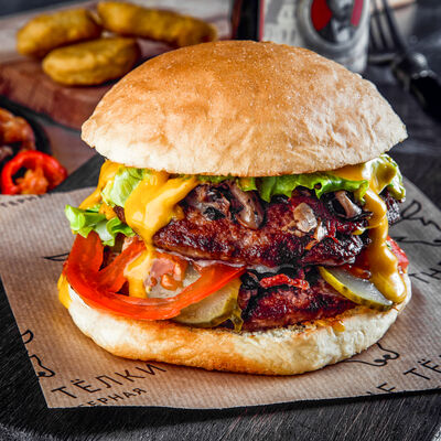 Бургер Великий в The Тёлки по цене 550 ₽