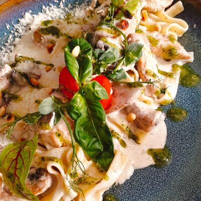 Паста с курицей и грибамив Блинная 25 по цене 750 ₽