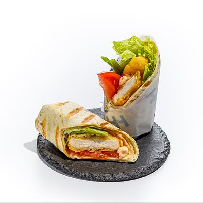 Тортилья-ролл со стрипсом из цыпленка, зеленым луком и азиатским айоли в The Brasserie по цене 430 ₽