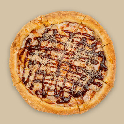 Пицца цыпленок BBQ в Любим сытно по цене 760 ₽