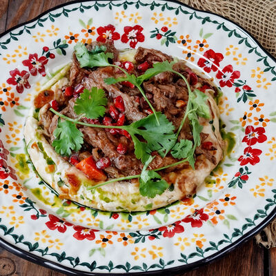 Говяжья вырезка с печеным перцем и бабагануш в BarVilla по цене 7490 ₸