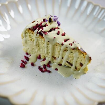 Баскский чизкейк с матча в Gaudi по цене 660 ₽