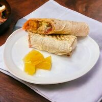 Фирменная шаурма с курицей и ананасами в Мангал HOUSE
