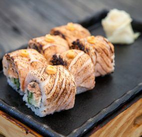 Ролл Лосось гриль в Рецептор по цене 550 ₽