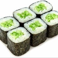 Ролл с огурцом в ГлавСуши