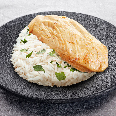 Томлёная куриная грудка с гарниром на выбор в Теремок по цене 443 ₽