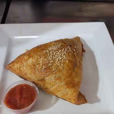 Самса с говядиной в Super Кебаб по цене 180 ₽