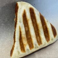 Грилата с курицей и сыром в Coffee Pot