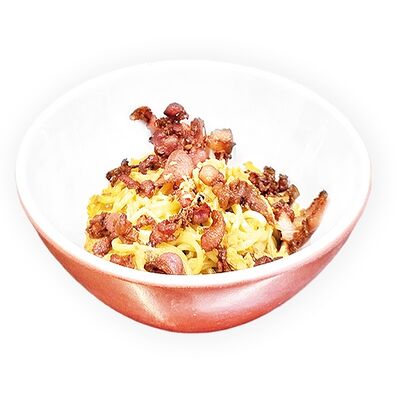 Сырная лапша с японским карри, беконом и хрустящим луком в Сиба Ину Бистро по цене 780 ₽