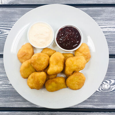 Наггетсы куриные в Гиро пицца халяль по цене 120 ₽