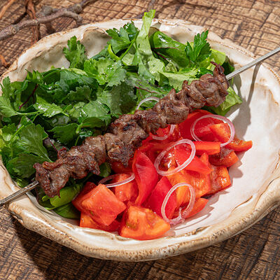 Салат с телятиной в Айна по цене 1300 ₽