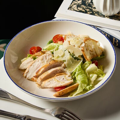 Цезарь с цыпленком в Траттория Минисыроварня по цене 720 ₽