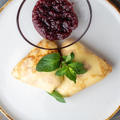 Блинчики со сгущенкой и творожным сыром в Айва по цене 450 ₽