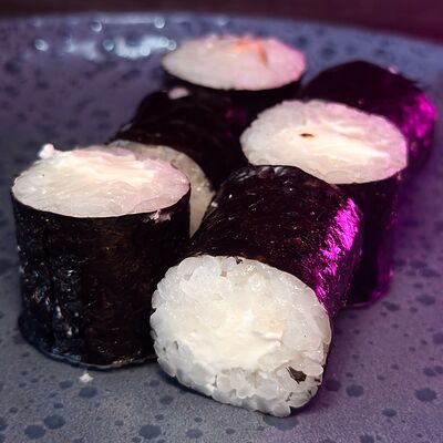 Классический ролл со сливочным сыром в Рикша по цене 228 ₽
