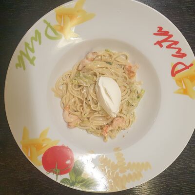 Лингвини с цукини, креветками и сыром маскарпоне в Траттория Semplice по цене 890 ₽