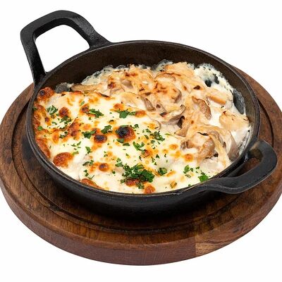 Запеченный картофель с куриной грудкой в Дядюшка Joe по цене 590 ₽