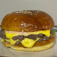 Смэш бургер с двойной мясной котлетойв Vivant