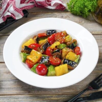 Салат Азия в Лаваш по цене 550 ₽