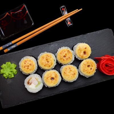 Запеченный ролл Эби хот в 4 Лосося по цене 539