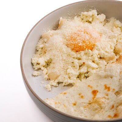 Скрэмбл с гребешком в Пицца Хаб по цене 561 ₽