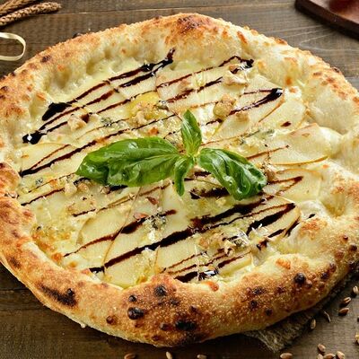 Груша-горгонзола в Пицца & Суши Гурмэ по цене 790 ₽