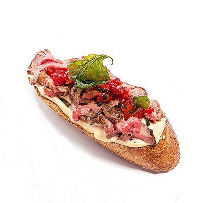Брускетта с ростбифом в Перчини на огне по цене 255