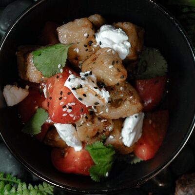 Салат с хрустящими баклажанами в Край древних гор по цене 690 ₽