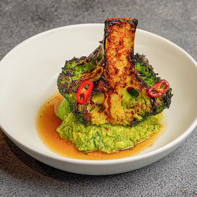 Брокколи-гуакамоле в 321 Club by Novikov по цене 890