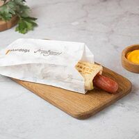 Французский хот-дог говяжья сосиска в Пекарня Хлебное место