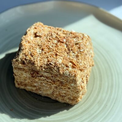 Наполеон с пломбирным кремом в Птичка по цене 320 ₽