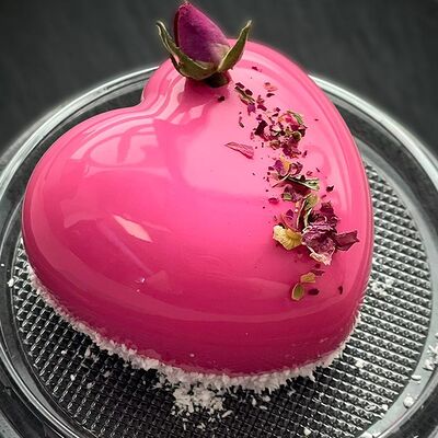 Муссовое сердце в Круассан Дорэ по цене 320 ₽