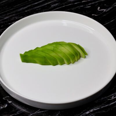 Авокадо в Luna по цене 270 ₽